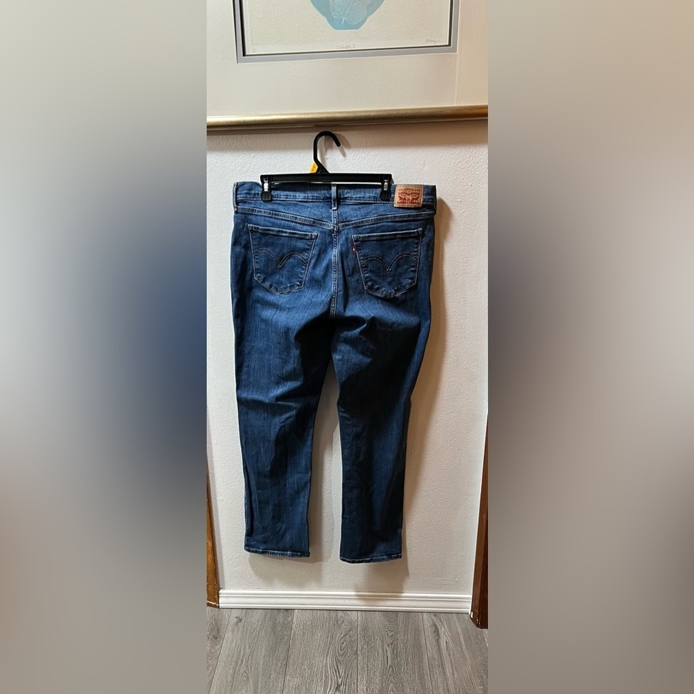 Levi’s - Picture 2 of 8